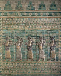Persian kuninkaan kaartin jousiampujien friisi Dareios Suuren (548-486 eKr.) palatsista Susassa, Iranissa, akhaimenidien kaudelta, noin 500 eKr.